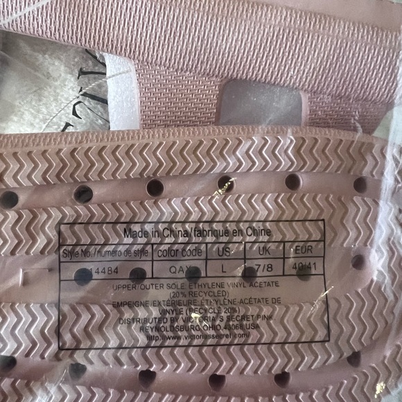 Victoria Secret Slides - Picture 4 of 4